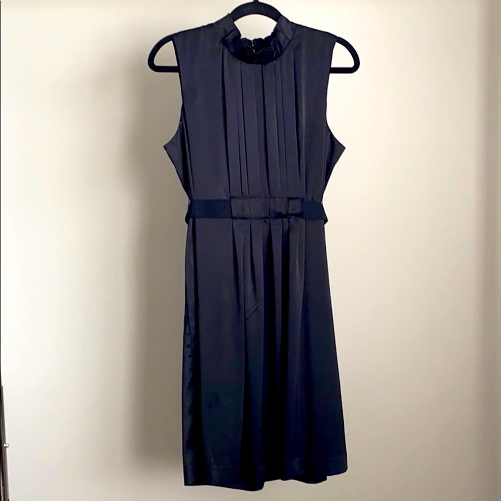 Vera Wang Black Pleated Sleeveless Midi Dress